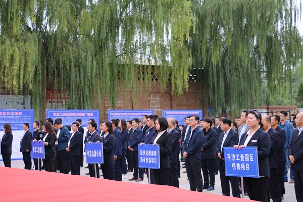 市委副書(shū)記、市長(cháng)王奮彥帶隊觀(guān)摩督查公司項目建設工作(圖4)