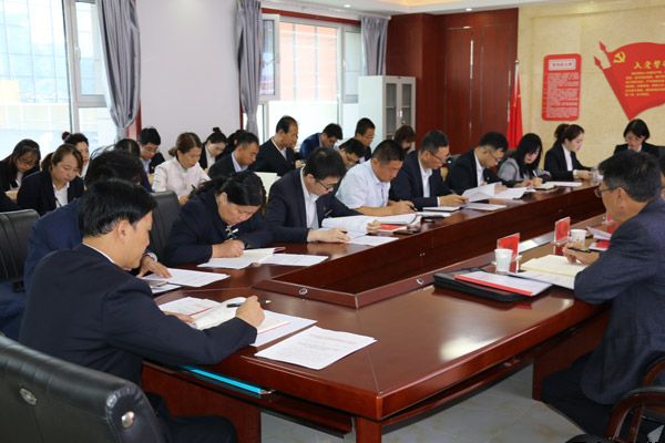 泓源公司“不忘初心、牢記使命”主題教育讀書(shū)班開(kāi)班式暨黨委理論學(xué)習中心組學(xué)習會(huì )舉行(圖2)