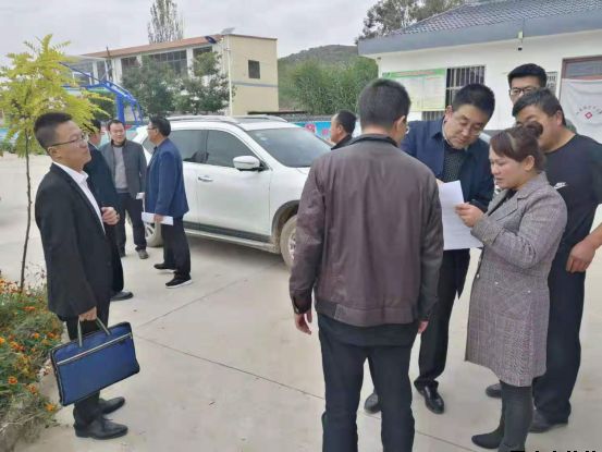 平?jīng)鲢垂鹃_(kāi)展“踐行初心使命，助推脫貧攻堅”主題黨日活動(dòng)(圖3)