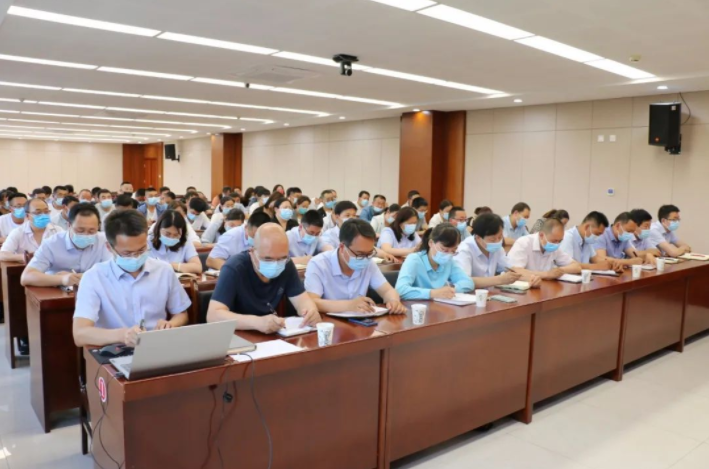 市產(chǎn)投集團召開(kāi)劃轉企業(yè)甘肅水建公司全體職工會(huì )議(圖2)
